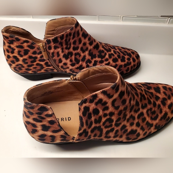 Leopard Print Ankle Boots size 11.5 by Torrid. - Picture 4 of 5